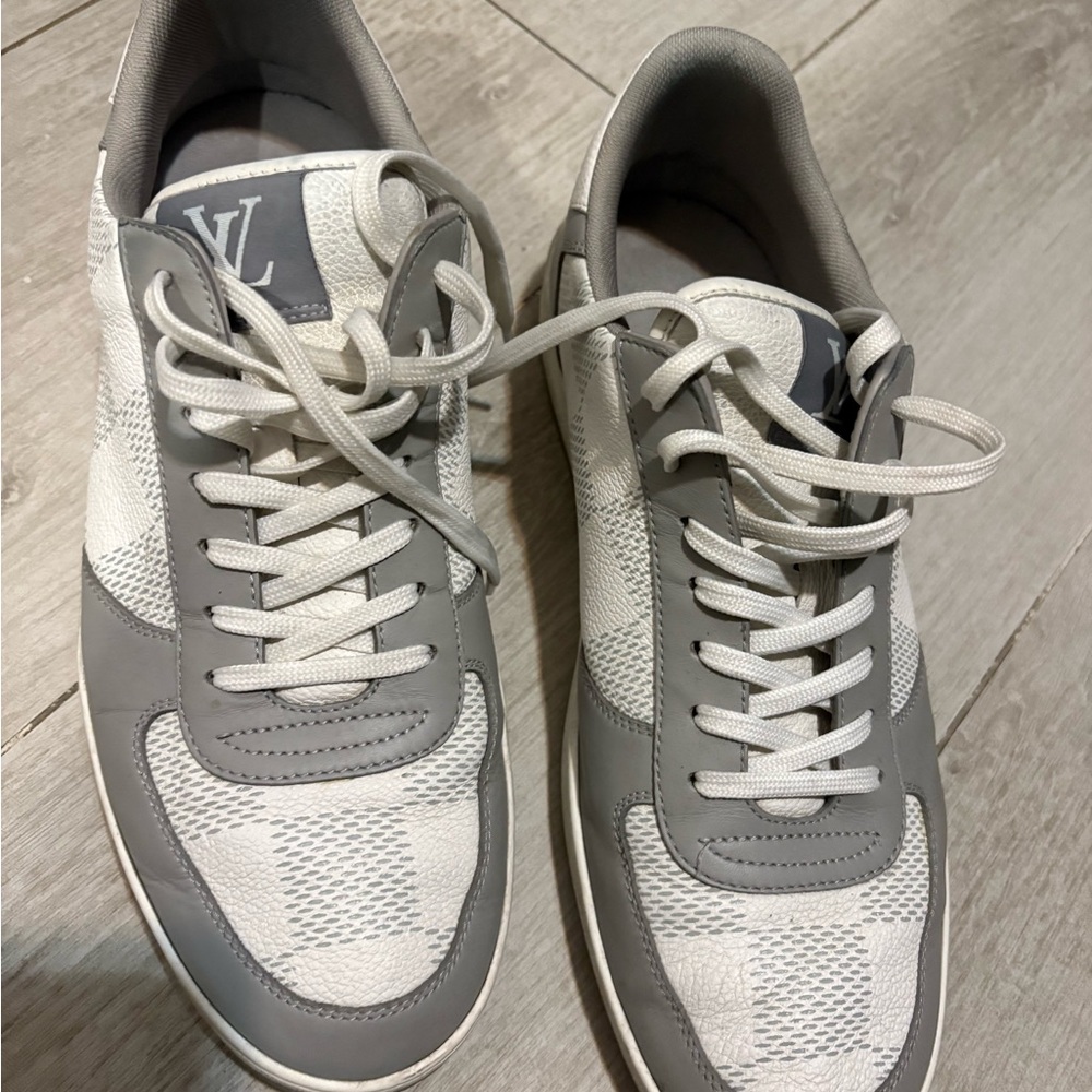 Louis Vuitton Men's Sneakers in Gray and White